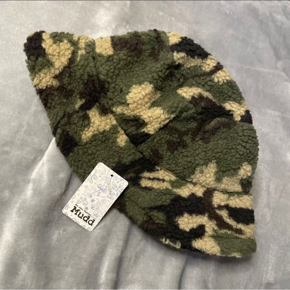 Mudd Dark Green Camouflage Sherpa Bucket Hat NWT